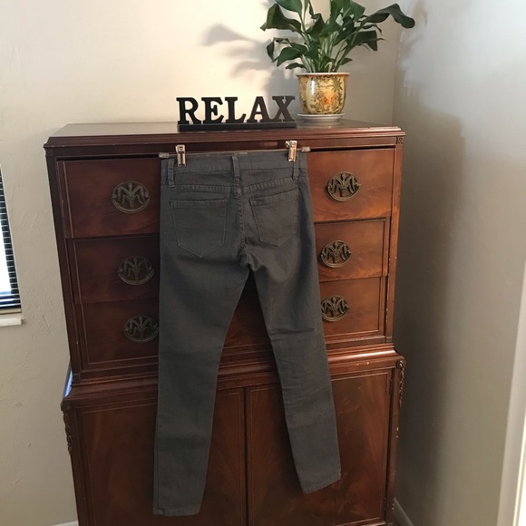 SOLD!! Forever 21 Denim Gray Straight Leg/Skinny Jeans Size Petite 24 - Picture 4 of 4